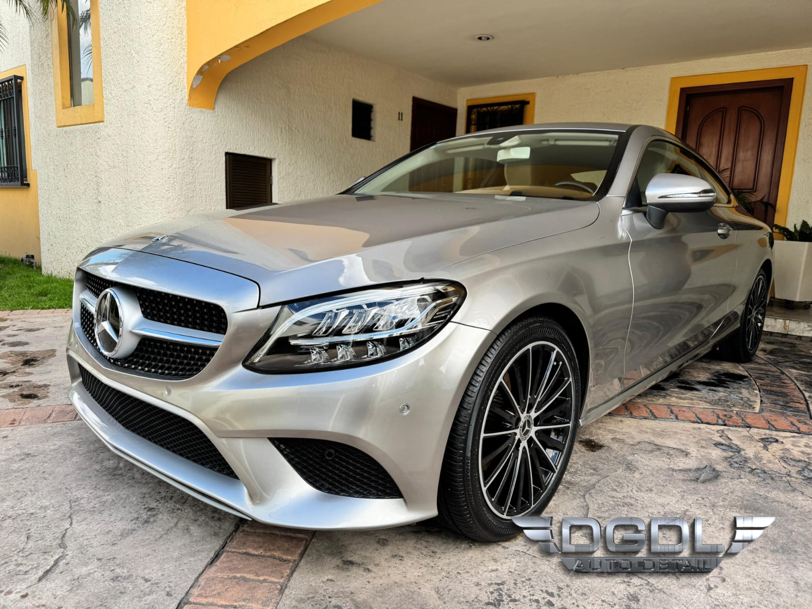 Corrección Mercedes-Benz C200 Coupé plata