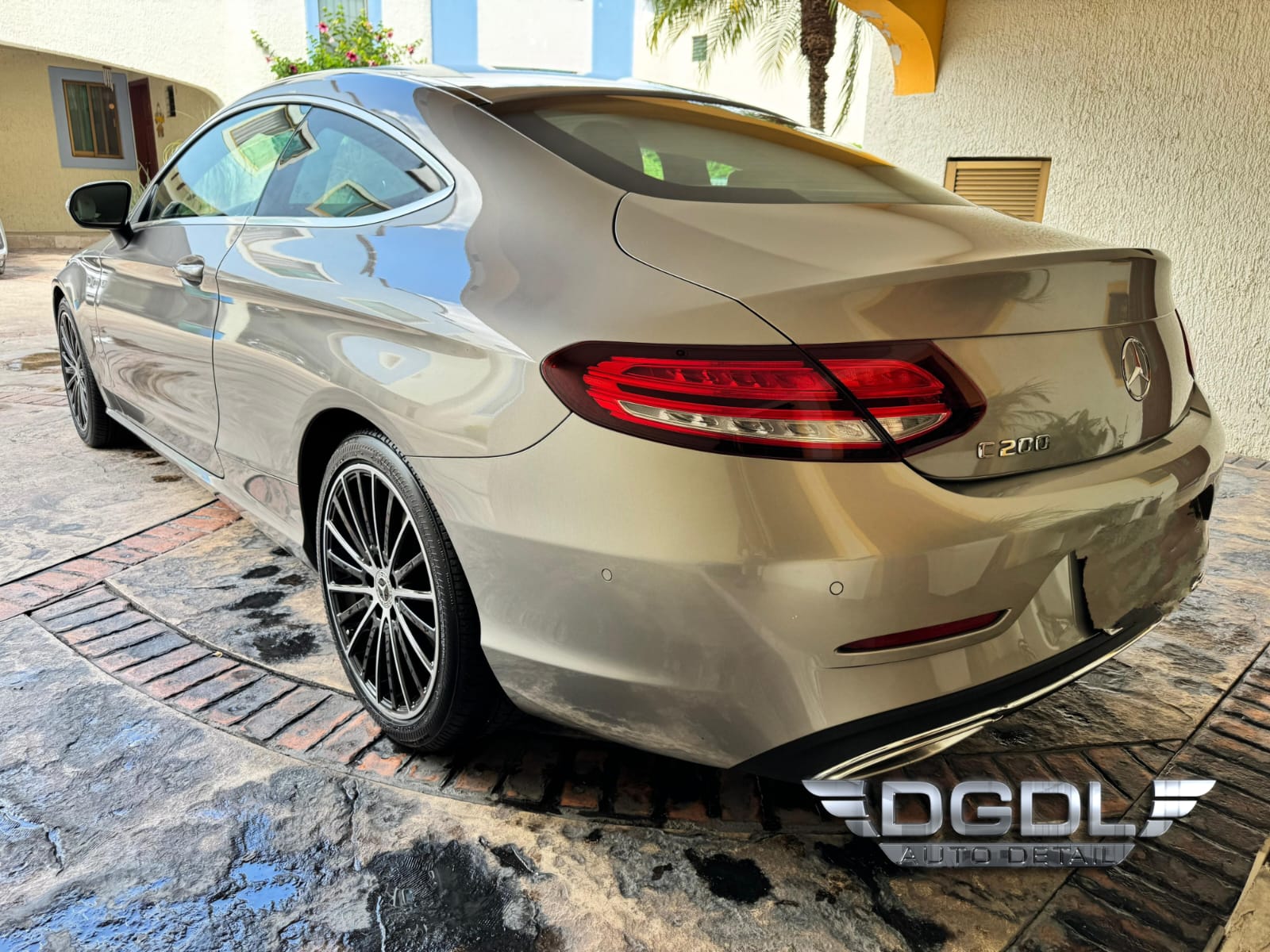 Detallado Mercedes-Benz C200 Coupé trasera