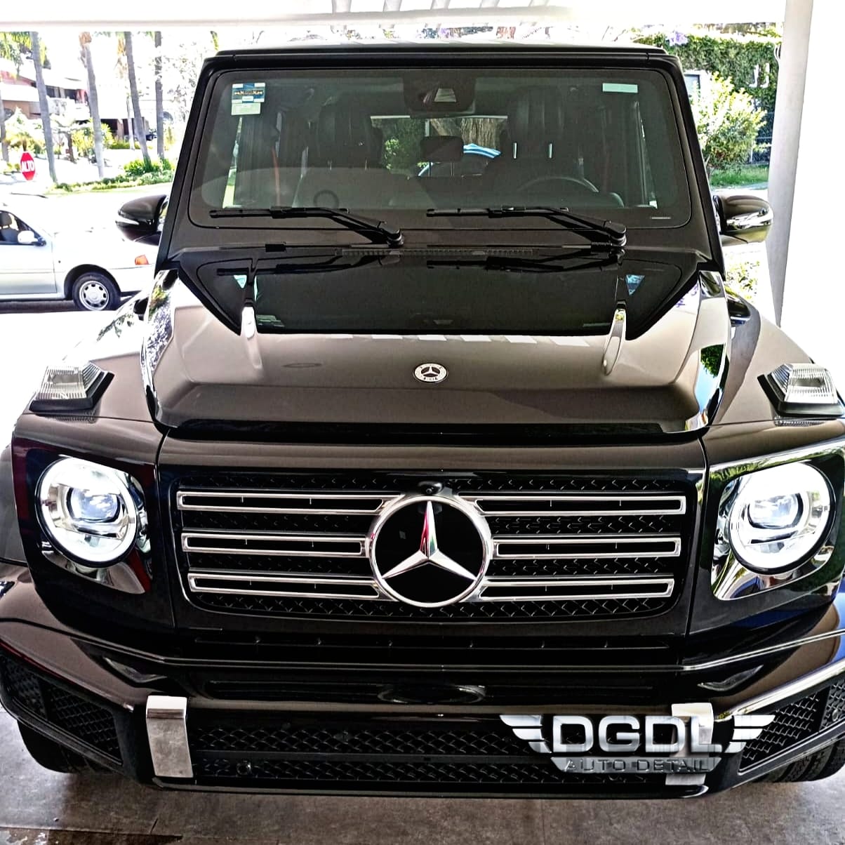 Detallado Mercedes-Benz Clase G negro espejo