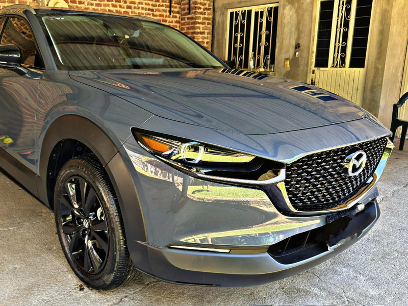 Protección de pintura auto nuevo Mazda CX-30 con tratamiento Fusso