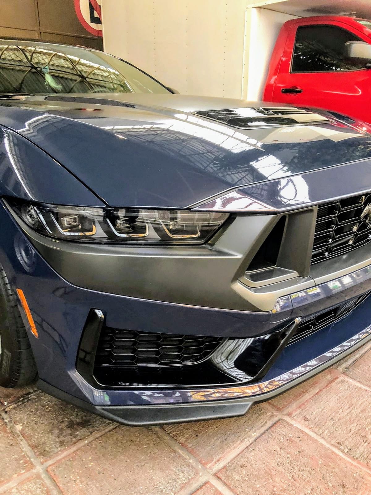 Detallado Ford Mustang Dark Horse azul