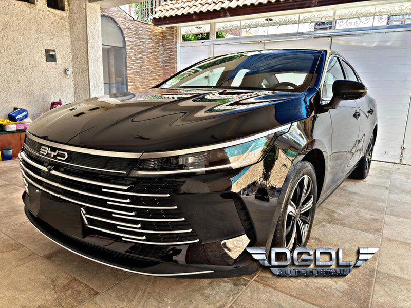 Proceso de pulido automotriz profesional